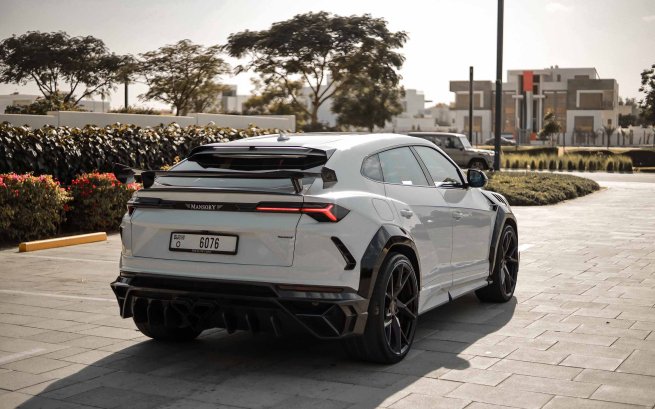 lamborghini URUS- FOR-RENT-IN-DUBAI